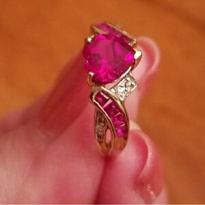 10k❤️Real Yellow Gold ❤️Ruby Ring ❤️❤️❤️❤️❤️❤️❤️